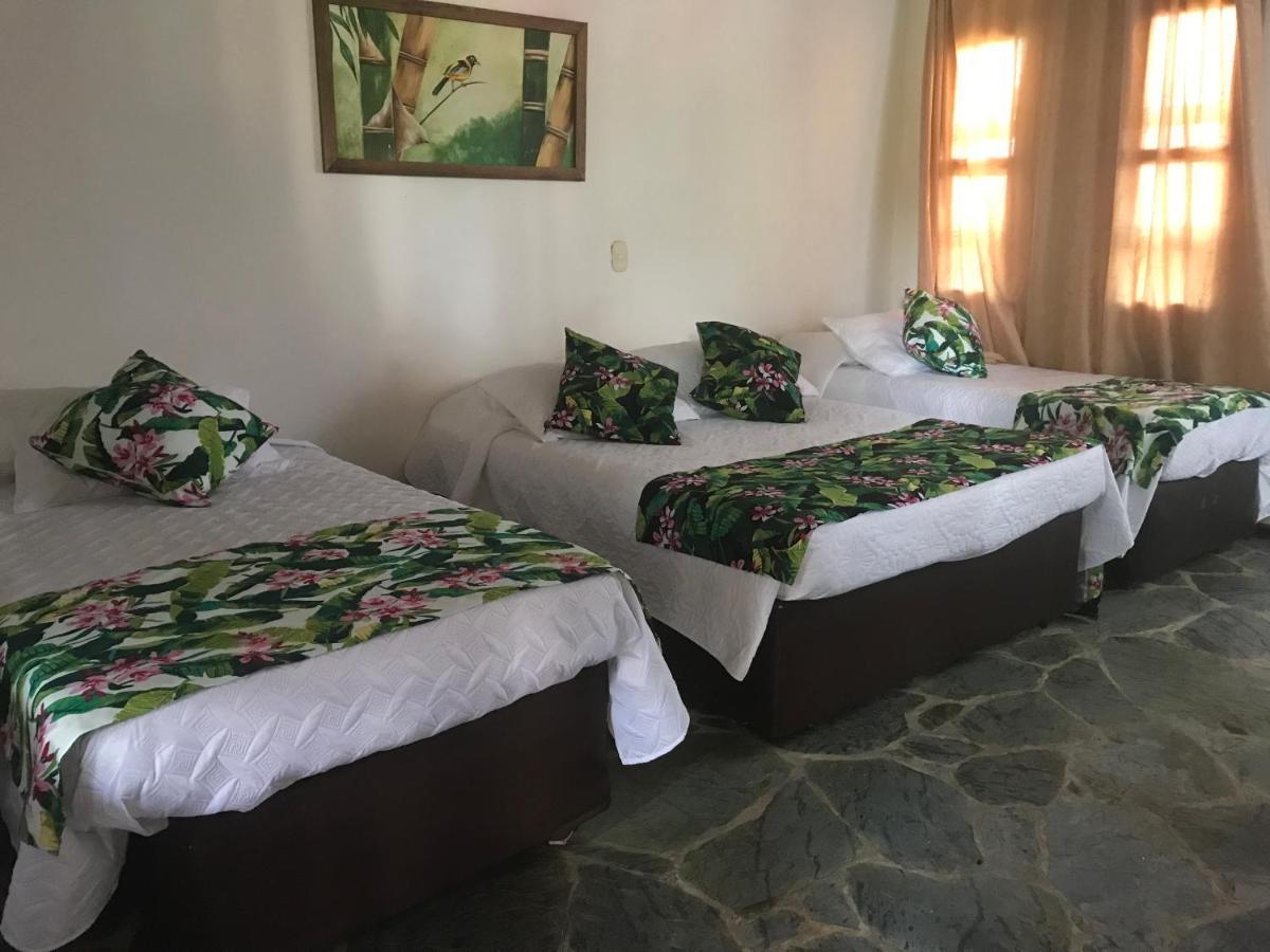 Hotel Del Campo Quimbaya Exteriör bild